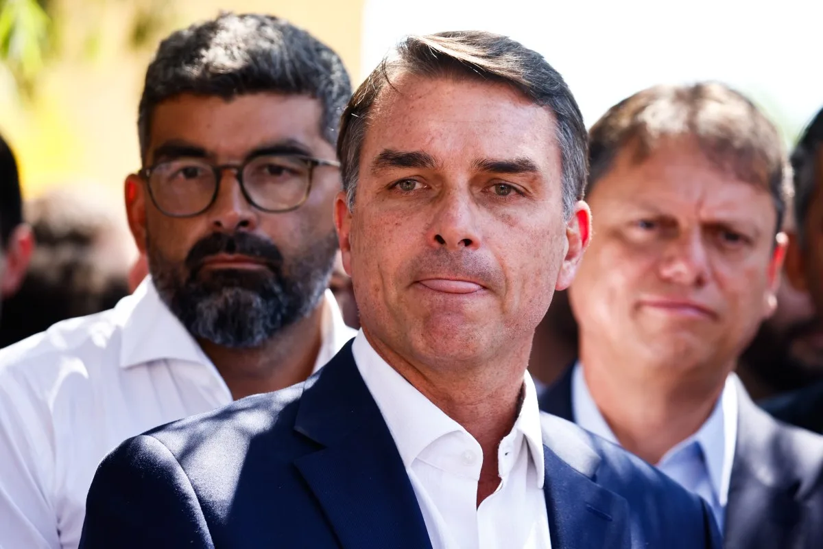 Flávio diz que leis trabalhistas ‘estão garantidas’ e fala sobre 6×1: ‘Votei conforme ouvi nas ruas’