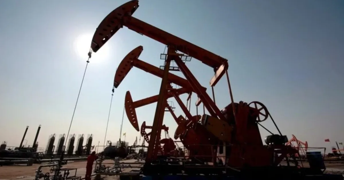 El petróleo vuelve a presionar sobre las naftas y altera el escenario para los precios