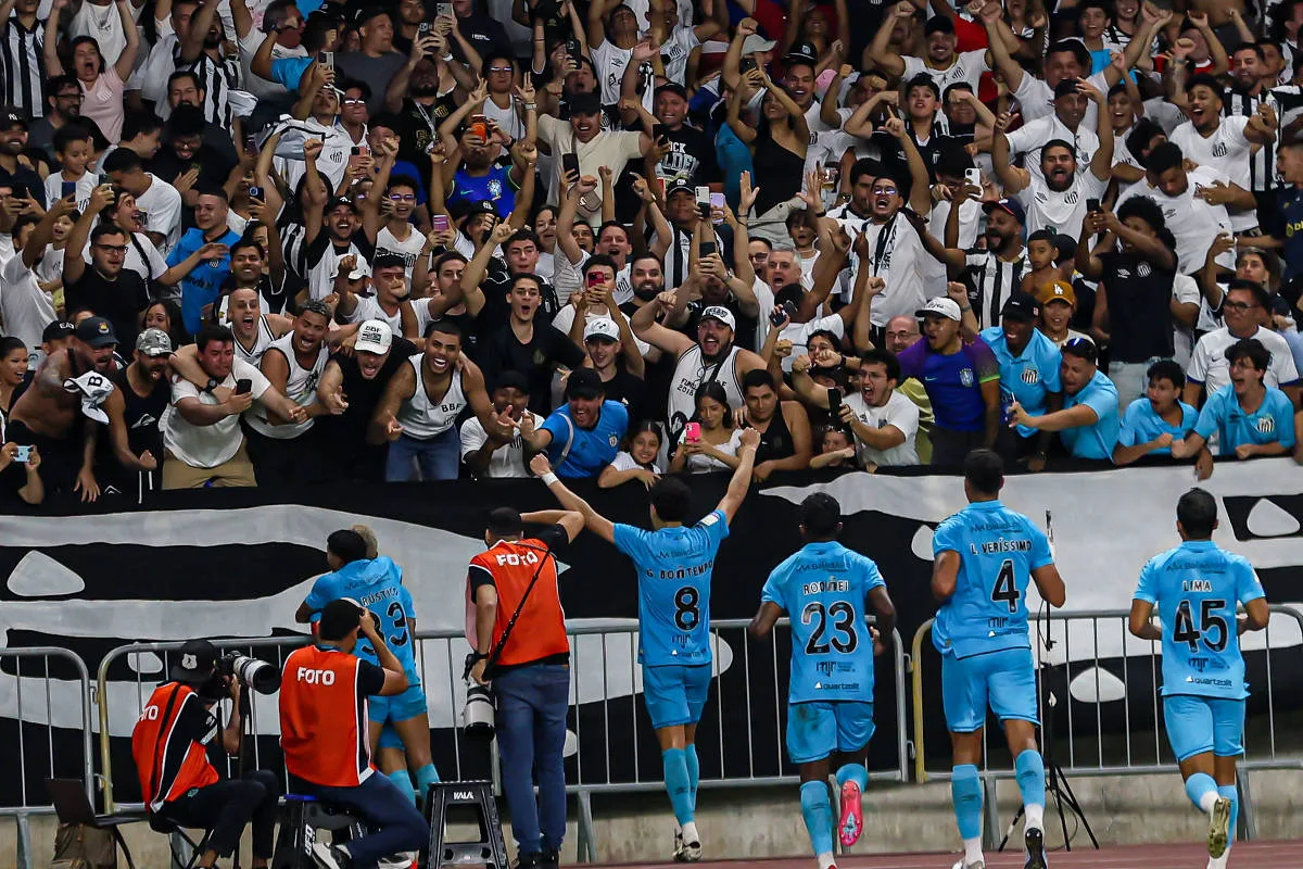 Gabigol decide no fim, e Santos vence o Remo no Mangueirão