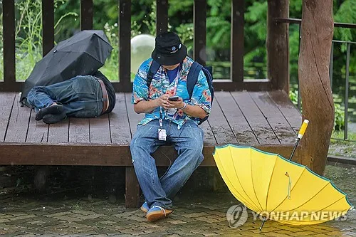 충북 대체로 흐리고 비…낮 최고 32도