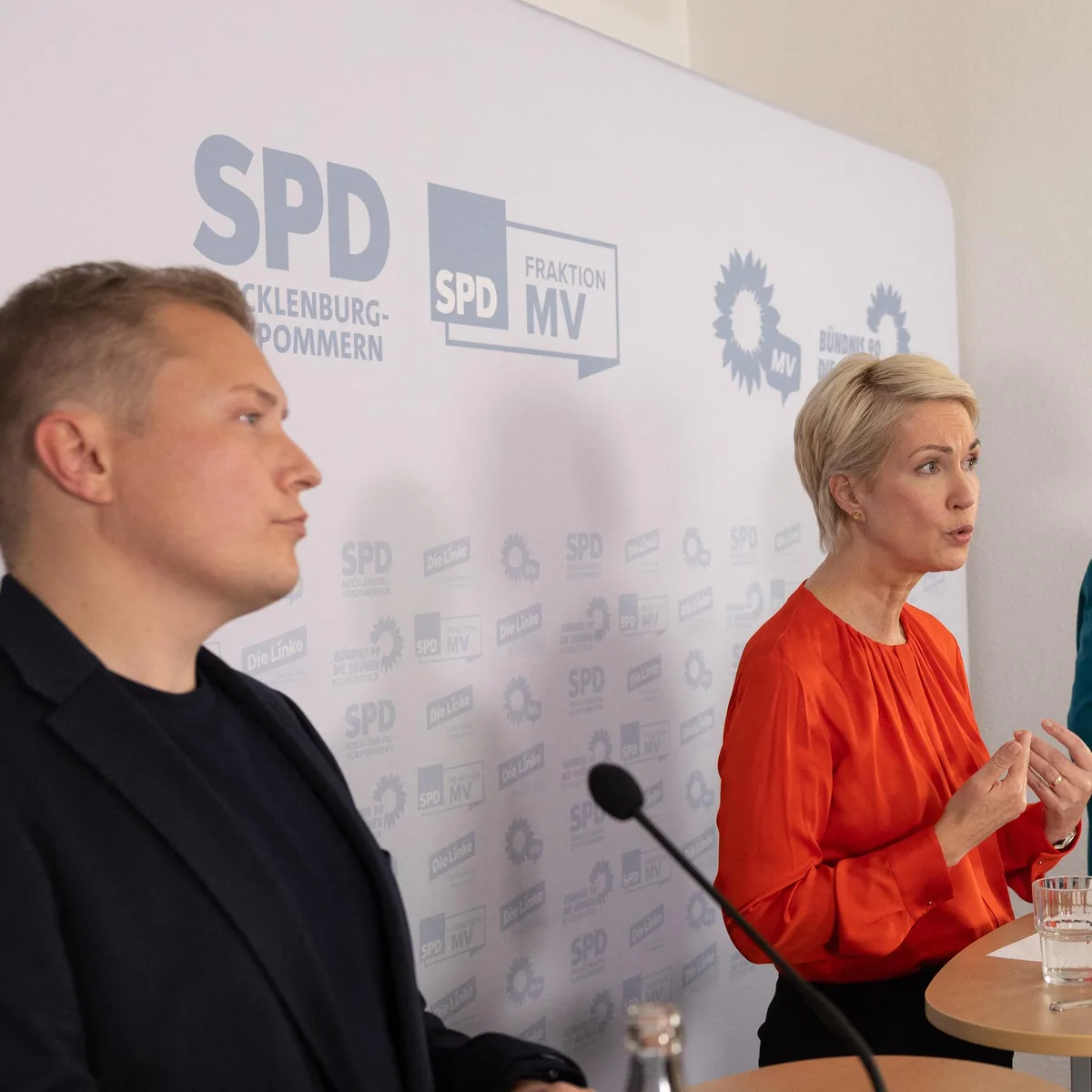 Schwerin - Positive Zwischenbilanz nach ersten rot-rot-grünen Koalitionsverhandlungen in Mecklenburg-Vorpommern