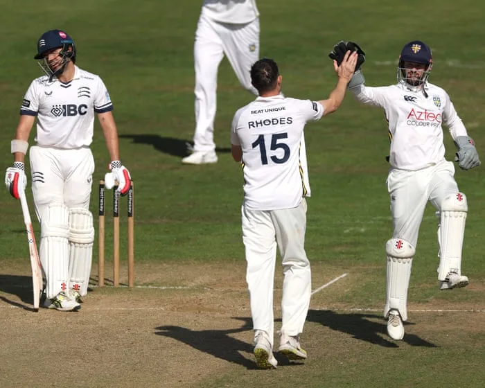 Nottinghamshire beat Hampshire, Lancashire slump again: county cricket, day four – live
