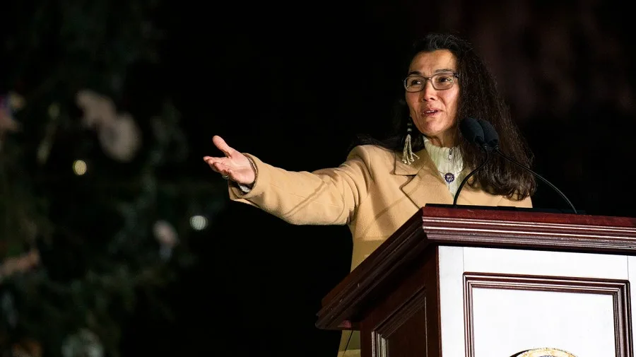 Peltola campaign rips New York Times report on tumultuous operations