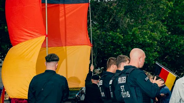 Strategie der AfD: Aggressivität ist die neue Umgangsform, Gewalt gehört dazu