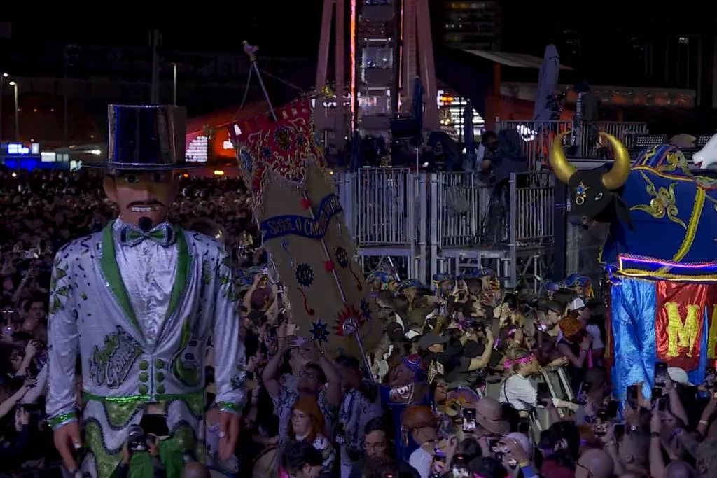 João Gomes faz cortejo com frevo, maracatu e bonecos de Olinda no Rock in Rio