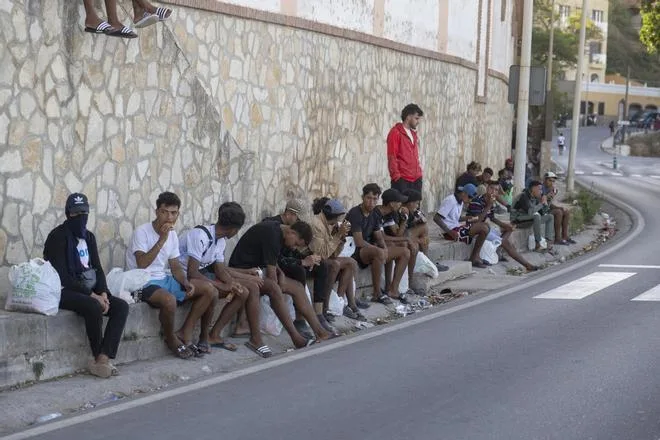 El Gobierno pacta con Ceuta los nuevos espacios para acoger a los migrantes y acelerar las repatriaciones