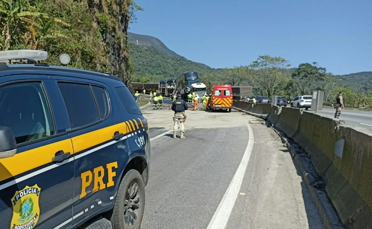 Rodovias interditadas e atrasos: saiba quais são os custos invisíveis dos acidentes envolvendo caminhões no Paraná