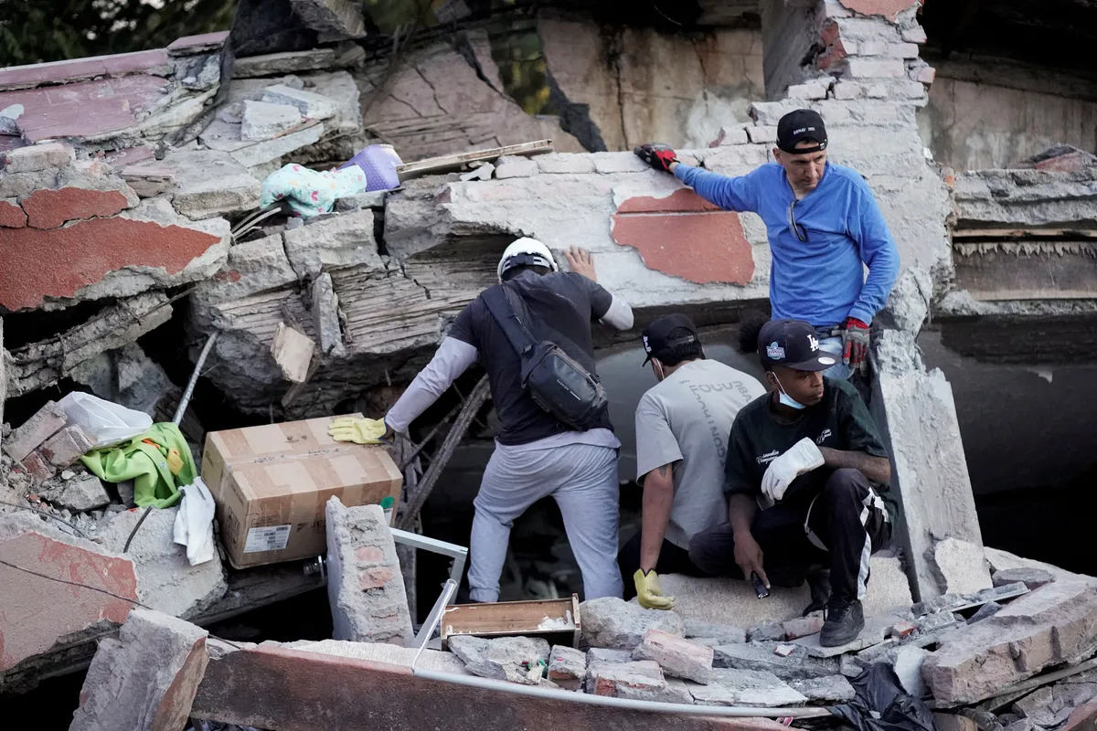 Colômbia entra no 2º dia de buscas após terremoto de magnitude 7,4 que matou 254 pessoas