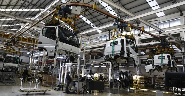 Mitsubishi Fuso irá retomar produção no Tramagal em setembro