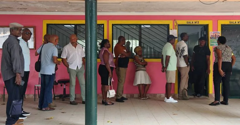 São Tomé. Pensão mínima aumentada em 8 euros