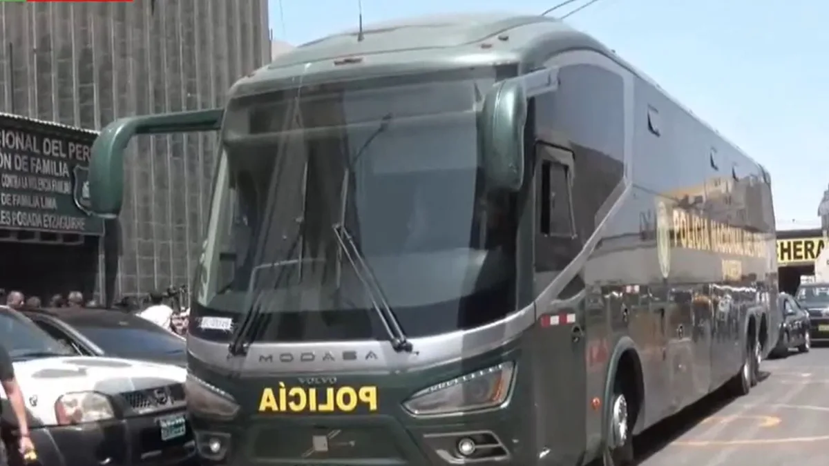 Caso Liceo Naval: seis jóvenes fueron trasladados a sede del Ministerio Público