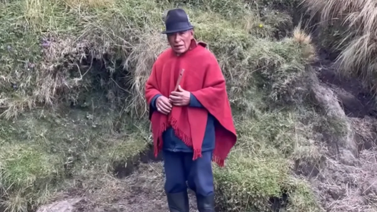 Juanito, o pastor de 71 anos que trabalha isolado a uma altitude de 4.000 metros: “Nem mesmo doenças chegam aqui. Estamos felizes com tranquilidade”