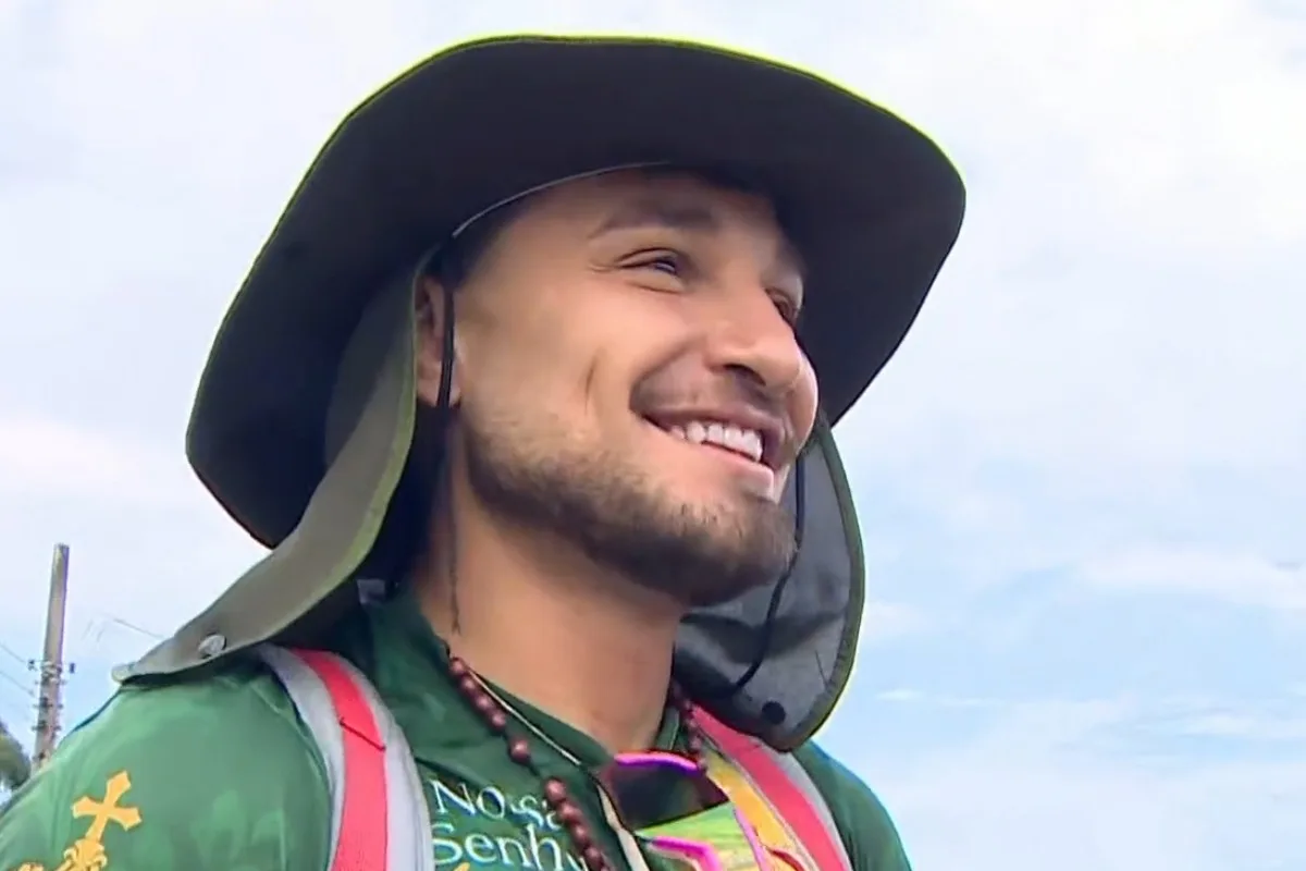 Em peregrinação rumo ao Santuário de Aparecida, MC Gui fala sobre apoio de voluntários na estrada: 'Ainda existe muito amor'