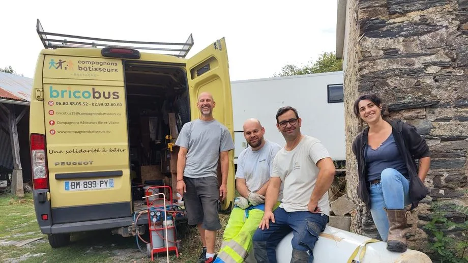 VIDÉO - Précarité énergétique : les Compagnons bâtisseurs de Bretagne accompagnent des particuliers sur leur rénovation