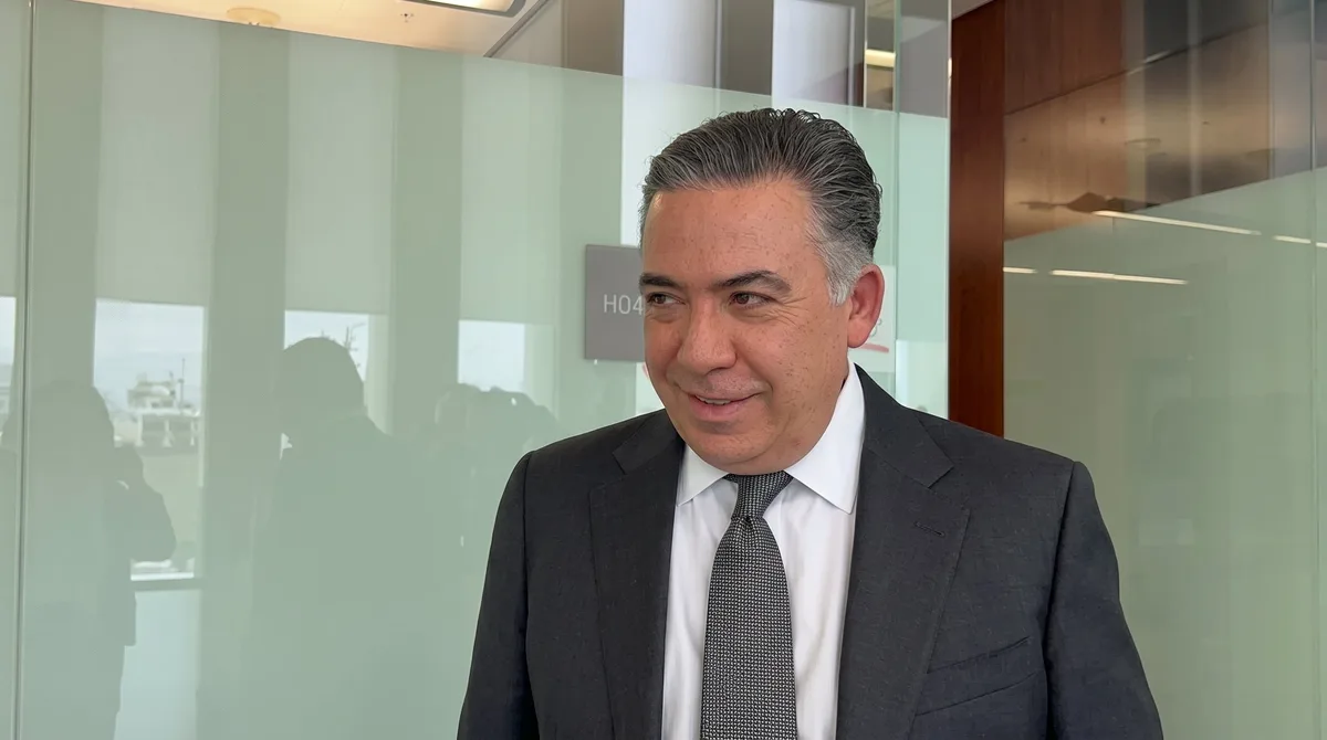 “Ni narcomagistrado ni narcolegislador”: Inzunza se defiende en su regreso al Senado y califica a Rocha Moya de “hombre honorable”