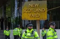 Jovens se declaram culpados em Londres por ataque a ambulâncias judaicas
