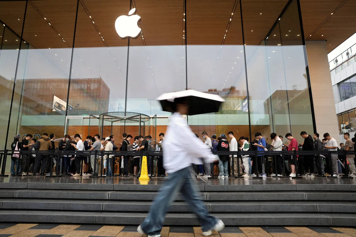 Apple treina modelo próprio de IA para mercado chinês com apoio do Alibaba, diz agência