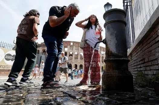 Extreme heat is changing how Australians plan and enjoy holidays