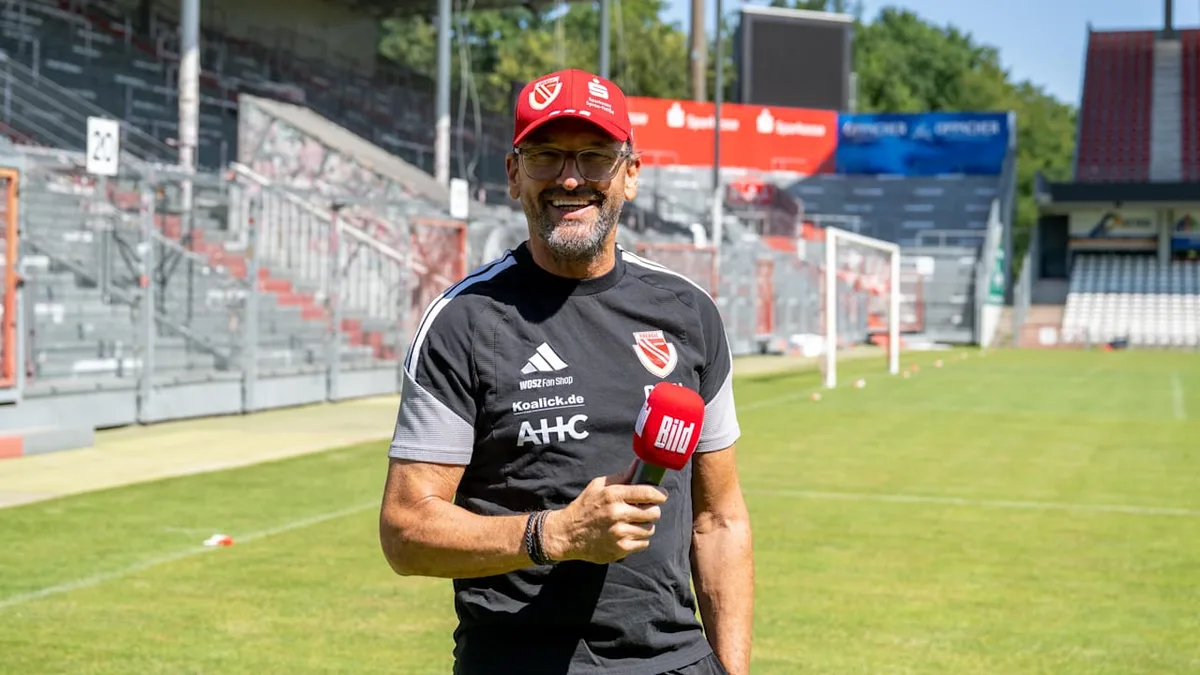 Kult-Trainer Pele Wollitz im Phrasenmäher - Der deutsche Mourinho?!