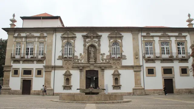 PS de Guimarães acusa Câmara de nomear PSD para cargos técnicos