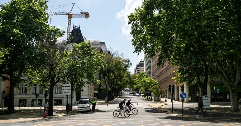 Repavimentação da Av. da Liberdade dura duas semanas