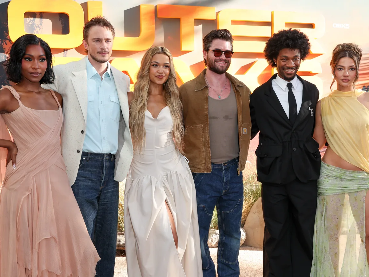 Here's how the real ages of the cast of 'Outer Banks' compare to their characters