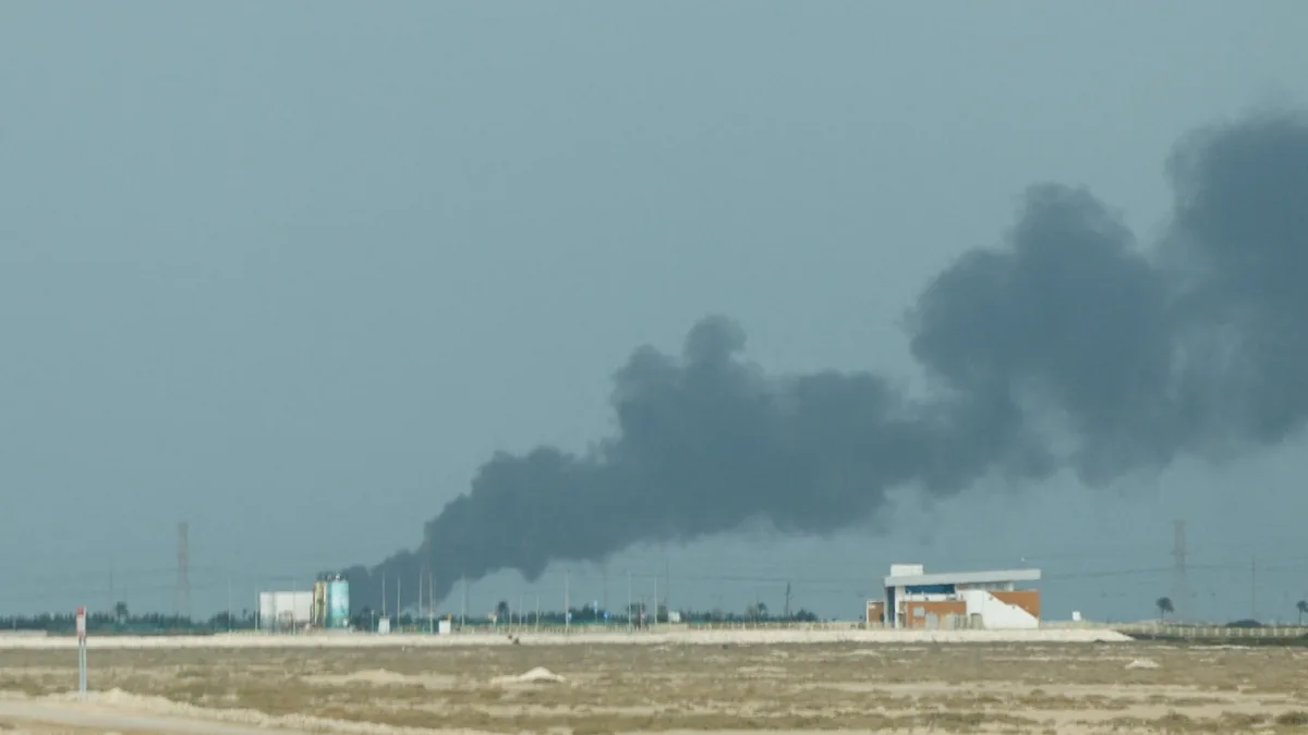 Nuevo ataque de los rebeldes hutíes: lanzaron drones contra una refinería de Aramco en Arabia Saudita