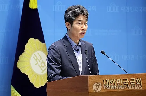 윤건영 "尹국정원, 총선 앞두고 TF 만들어 불법 민간인 사찰"