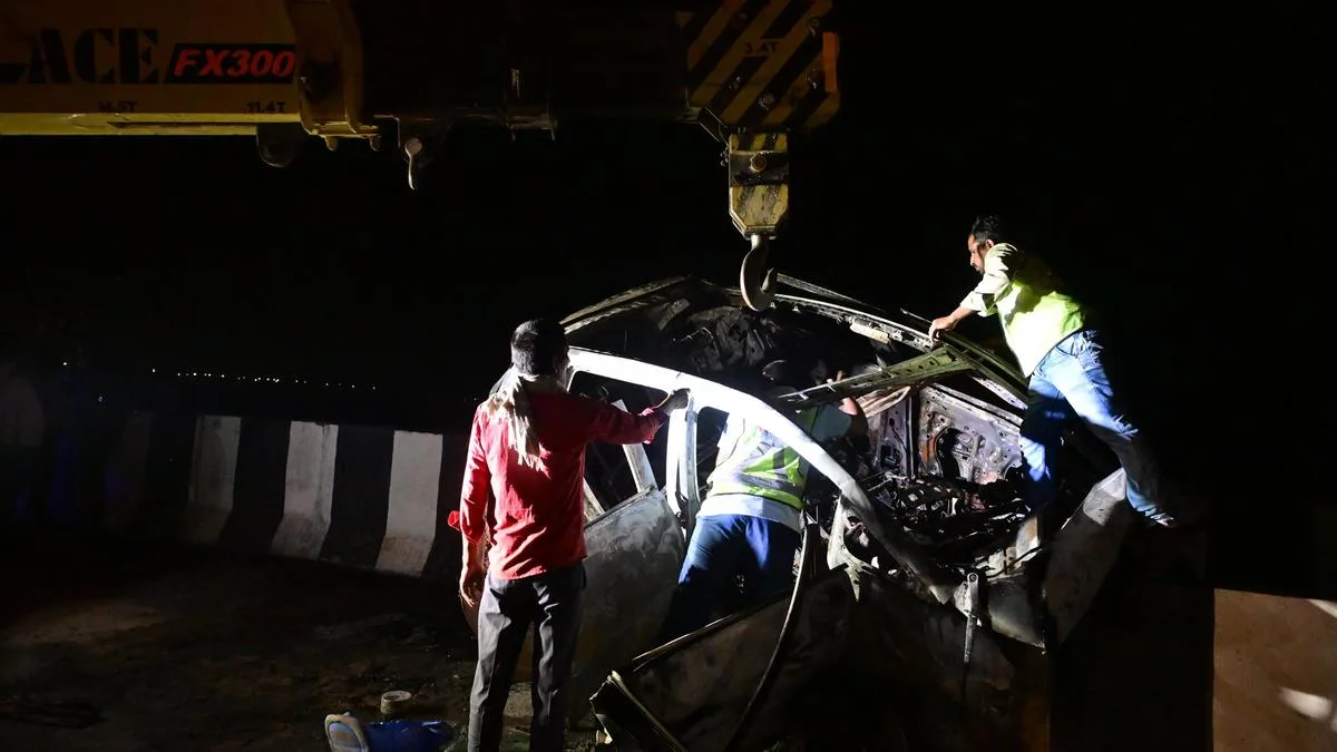 Four including a toddler die after electric car hits wall and catches fire on Vijayawada West bypass