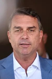 Justiça proíbe Câmara de Salvador de entregar título de cidadão a Flávio em campanha