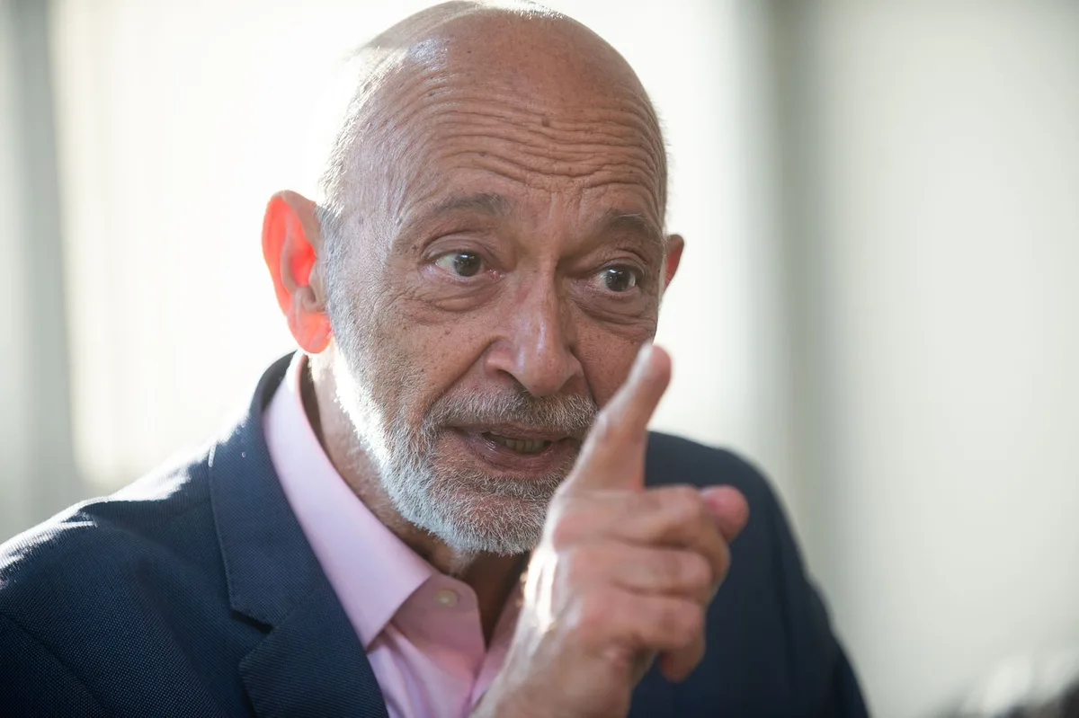Alexandre Kalache, médico y gerontólogo: “Es un horror crear guetos urbanos para las personas mayores”