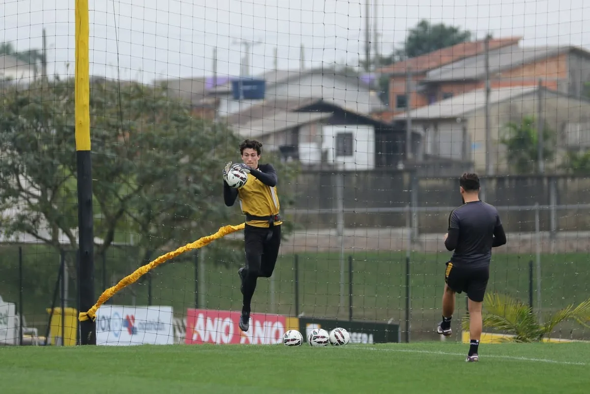 Criciúma deve ter o retorno de dois titulares contra o Goiás