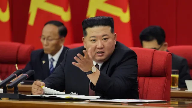 Coreia do Norte promete apoio "inabalável" à Rússia em "guerra sagrada"