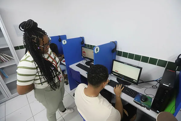 Mais de 600 vagas para estágio e jovem aprendiz estão abertas na Bahia