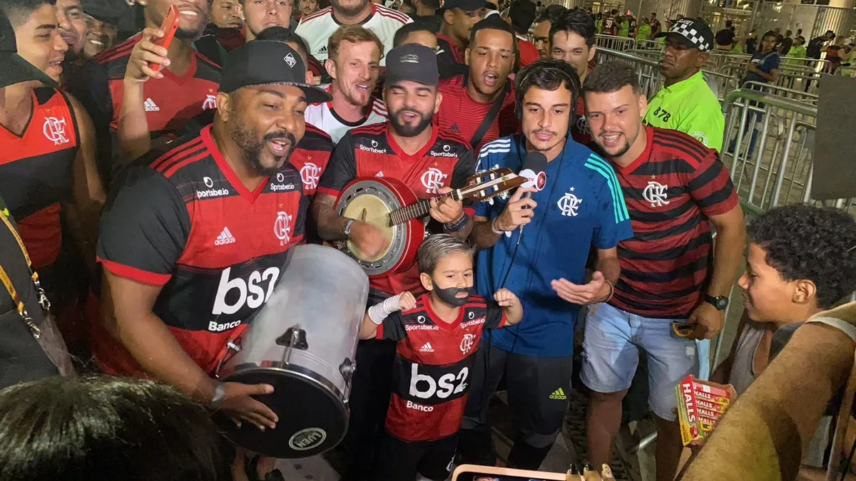 Achei! Ziquinho que viralizou na transmissão já imitou Gabigol e quer ser amuleto do Flamengo