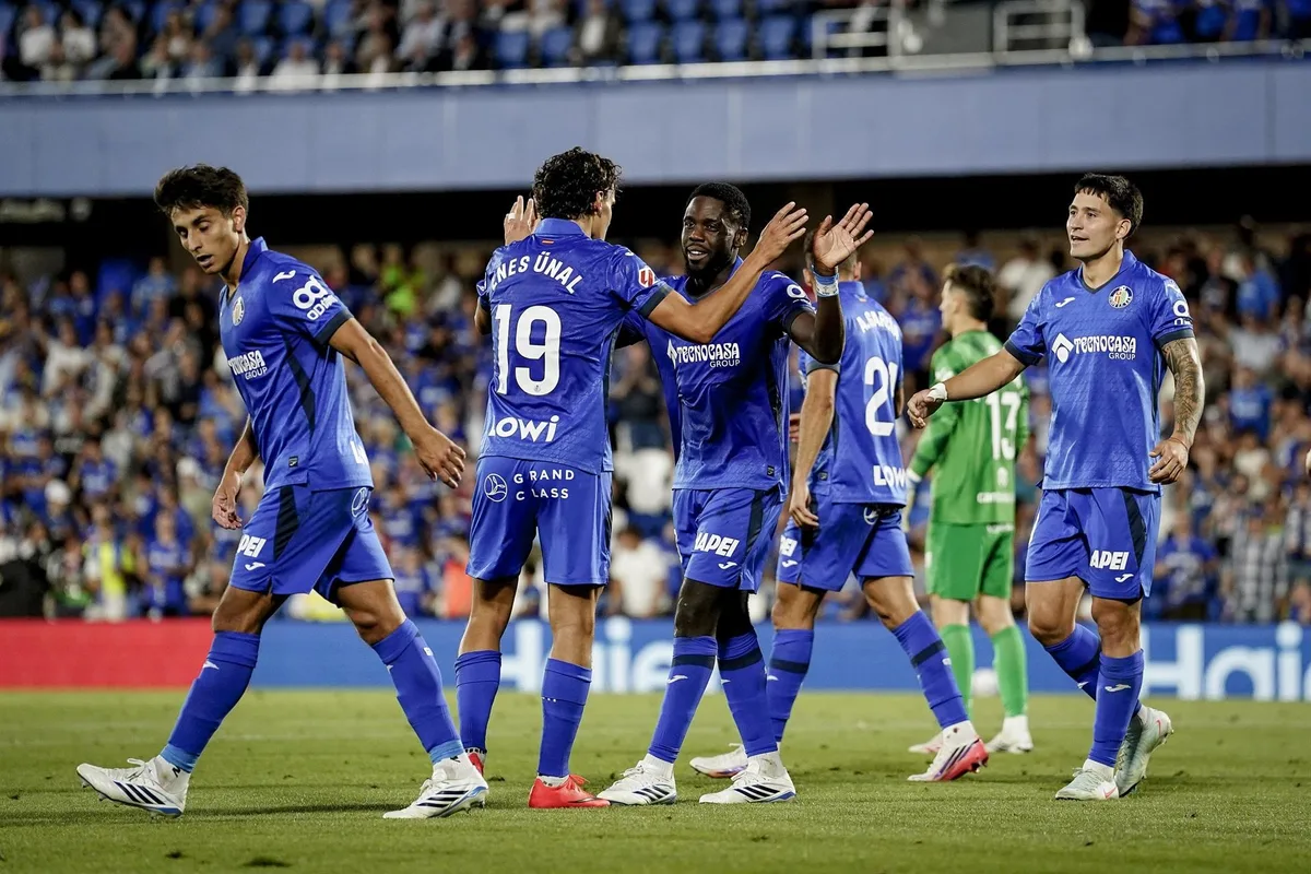 Soria y Ünal levantan al Getafe contra el Racing