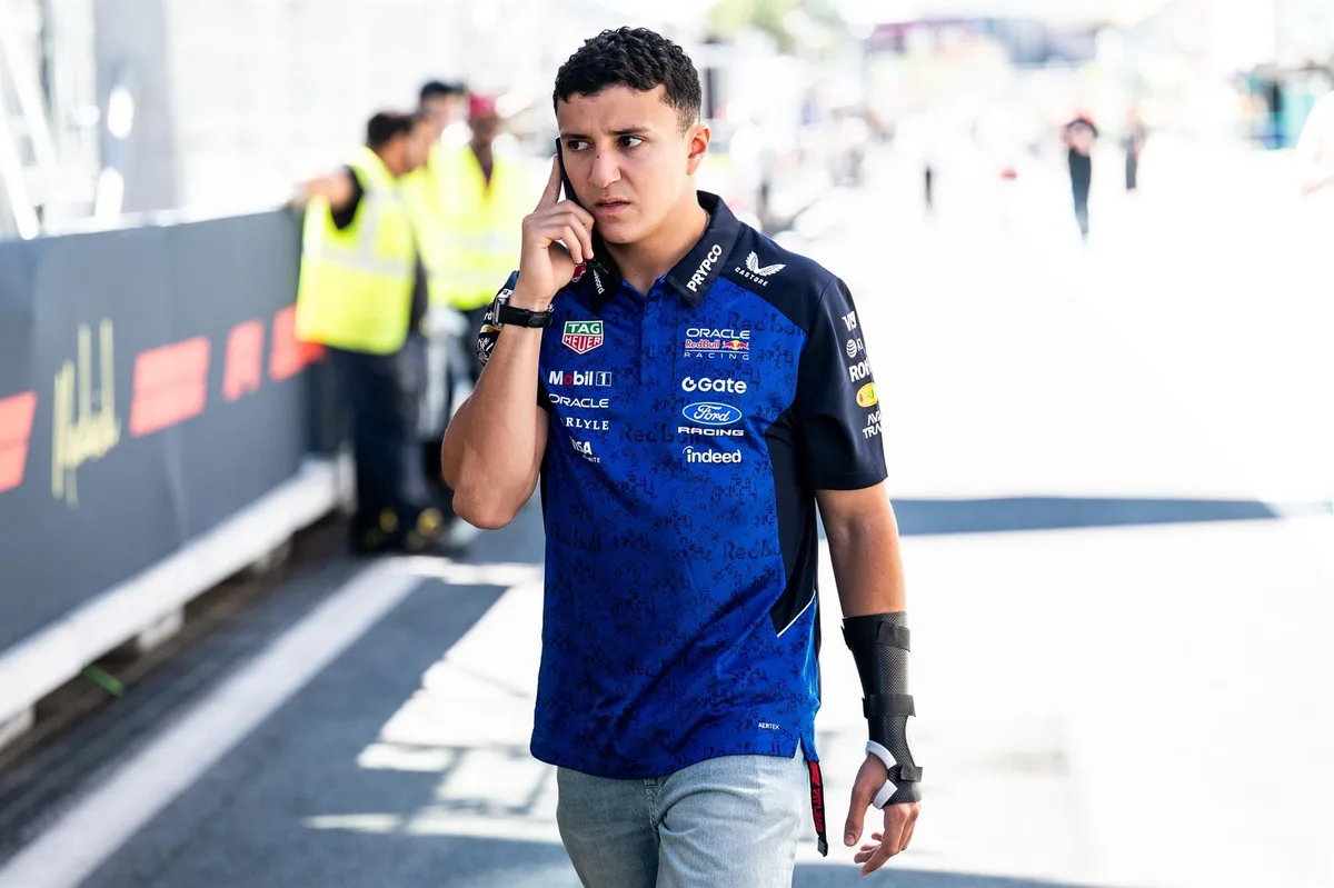 El piloto francés Isack Hadjar (Red Bull) vuelve en Bakú tras su lesión en la muñeca