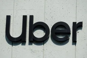 MPT processa Uber em R$ 321 milhões por taxa cobrada a motoristas para trabalharem