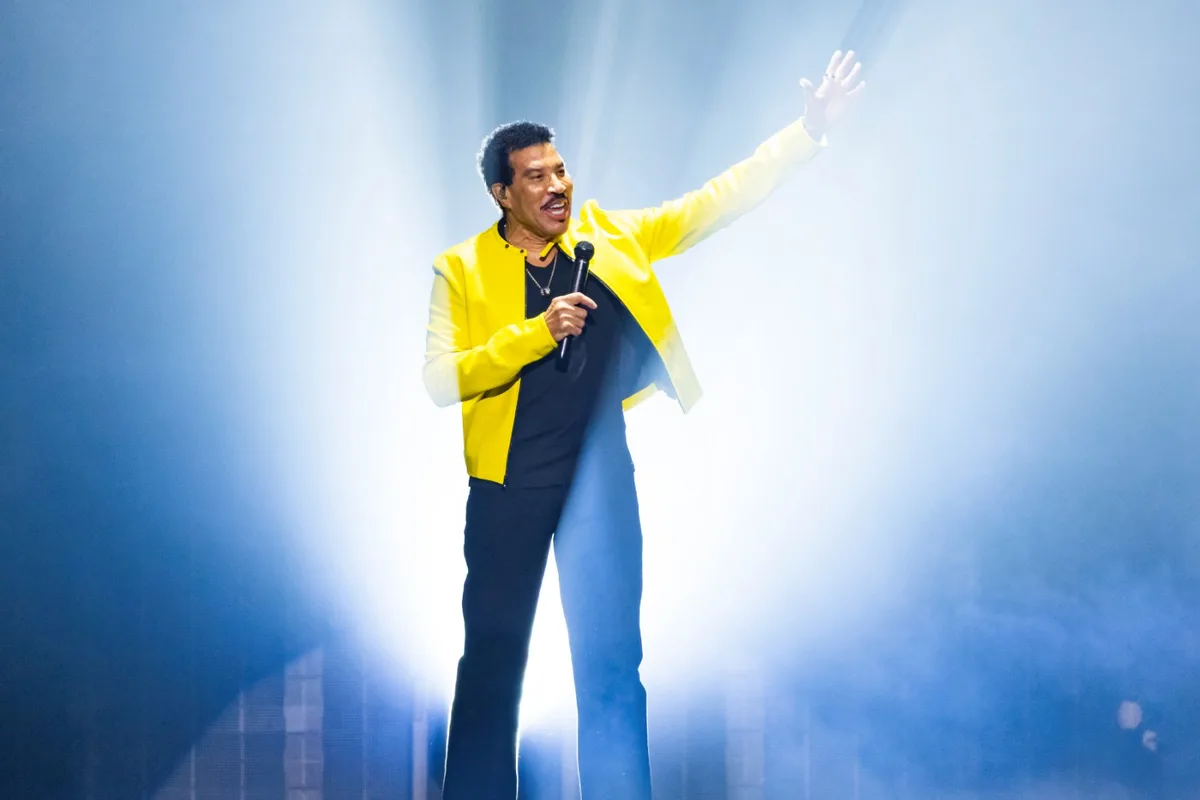 Lionel Richie Hospitalized After St. Louis Concert