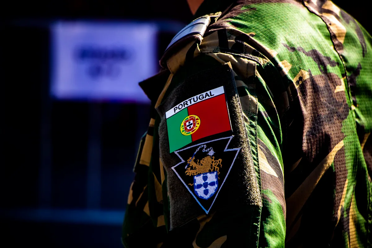 Dois militares do Exército morrem atropelados na A1 em Cantanhede