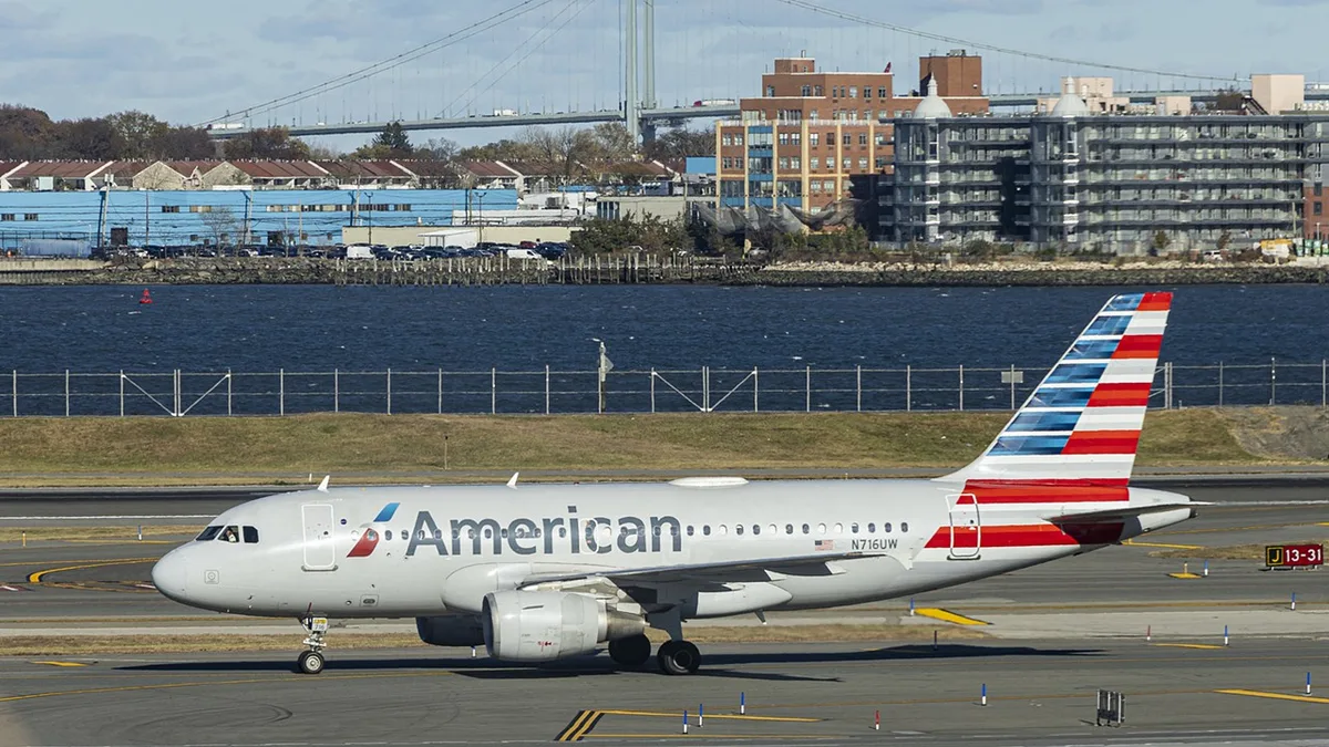 Caos aéreo nos EUA: corte de fibra ótica paralisa descolagens nos aeroportos de Nova Iorque