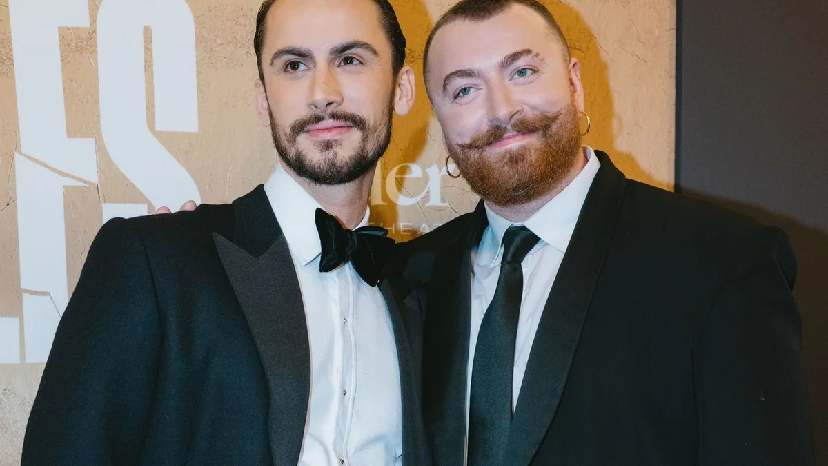Badewanne statt Bar: Partyphase ade: Sam Smith genießt Sofa-Abende mit Verlobtem