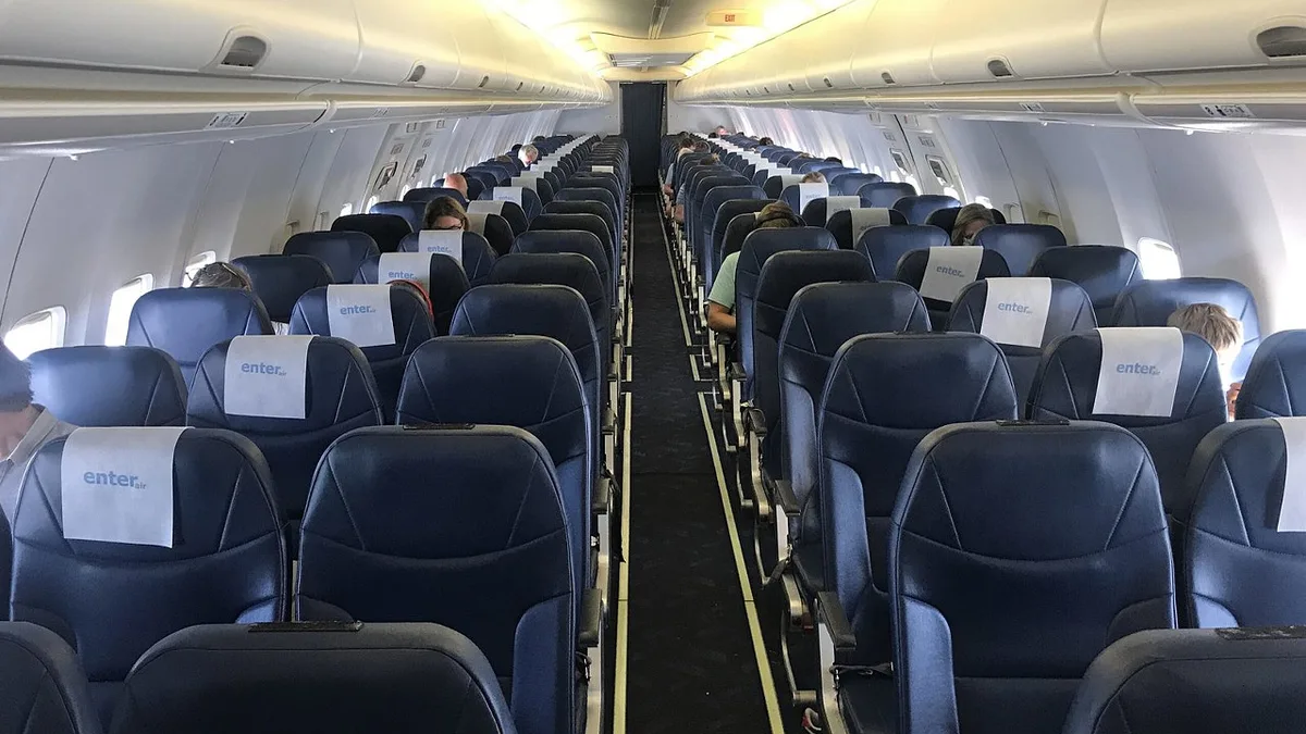 Pânico a bordo: bateria portátil incendeia-se durante voo e obriga avião a aterrar de emergência