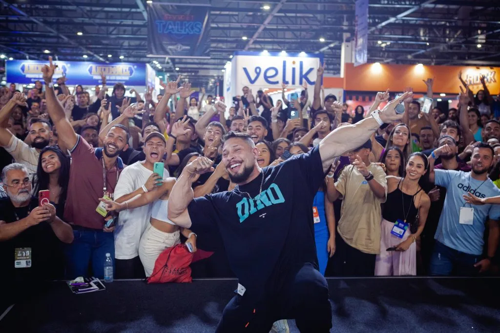 Ramon Dino, Eduarda Bezerra e Juju Salimeni participam de encontro com fãs no Mr. Olympia Brasil