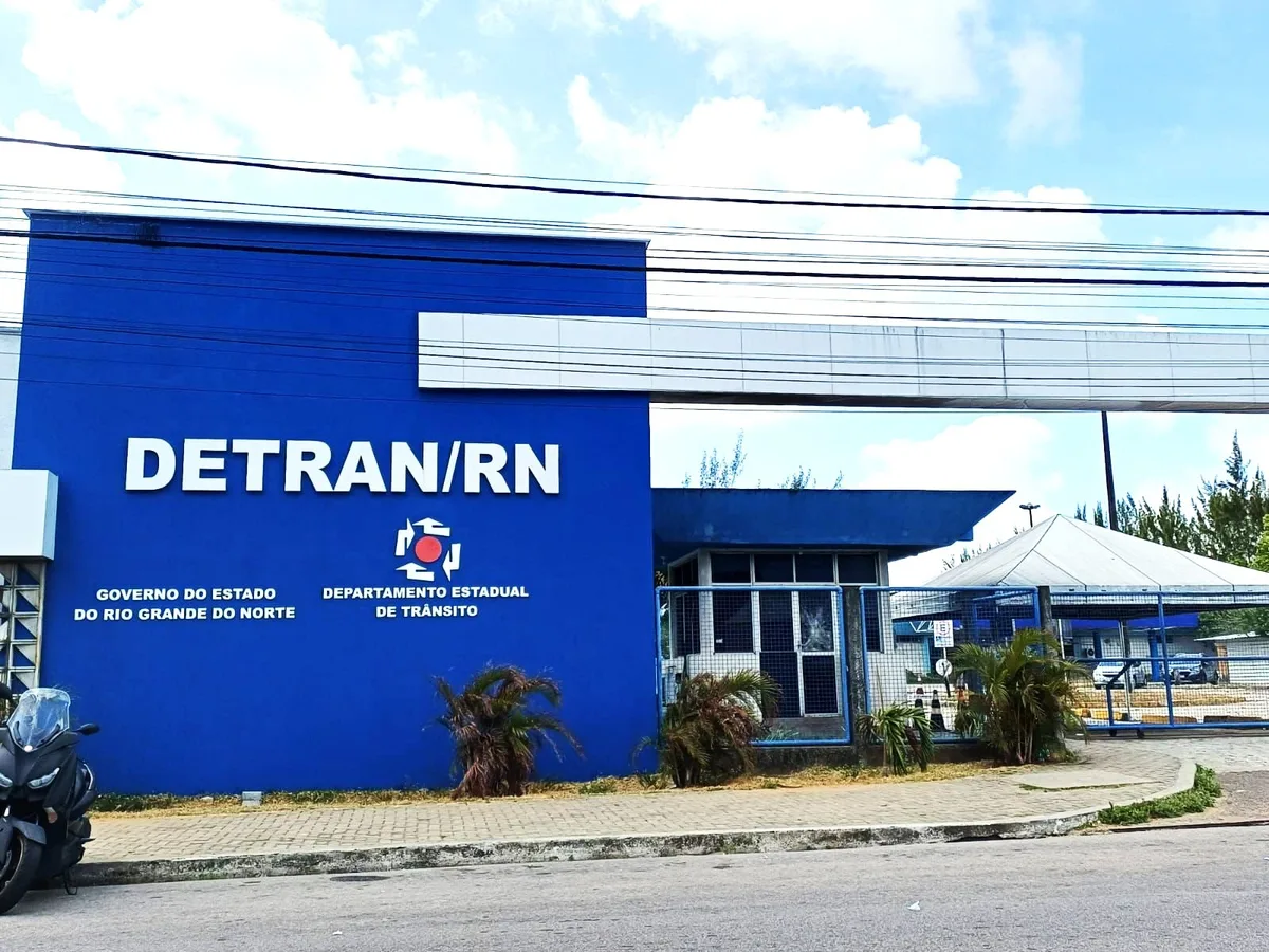 Operação investiga cobrança indevida em vistorias do Detran no RN; servidor é afastado de função