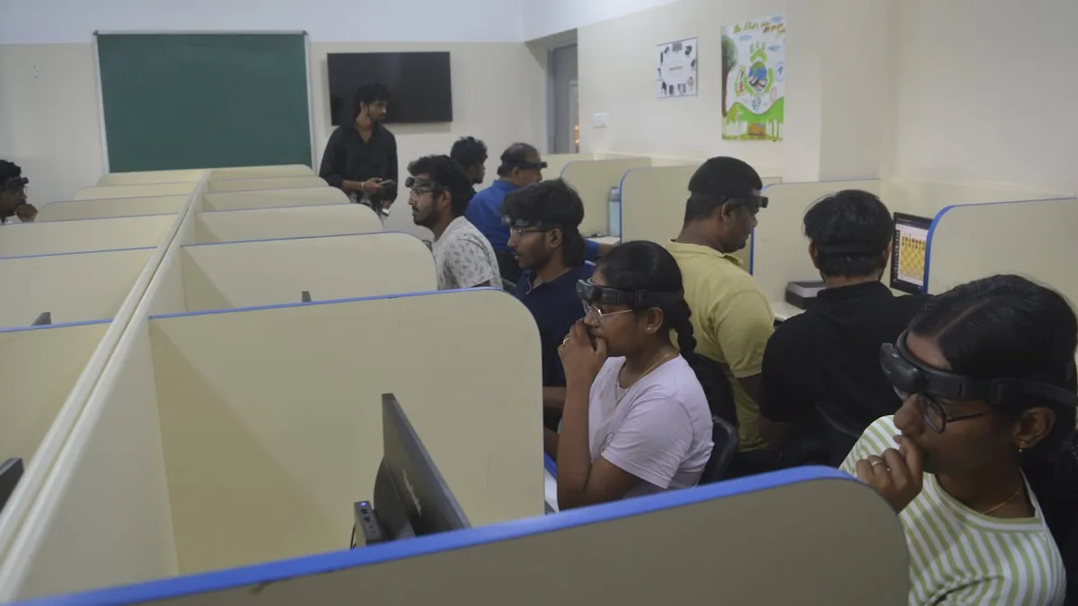 Forehead Band Tracks Cognitive Endurance During Chess; IIT-Madras Startup Tests Device In Chennai