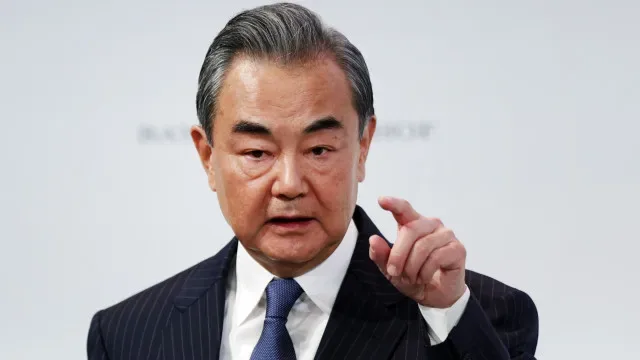 China quer "trabalhar com a Rússia" para proteger rotas marítimas