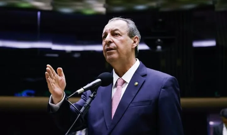 Relator rejeita mudanças e acelera votação do fim da 6×1 às vésperas da eleição