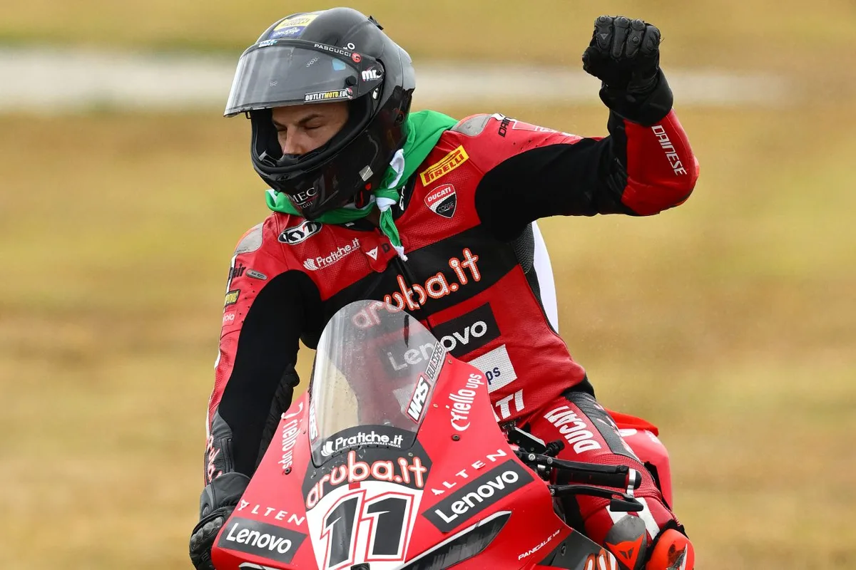 Лидер «Супербайка» Николо Булега попал в серьёзную аварию на тестах MotoGP в Муджелло