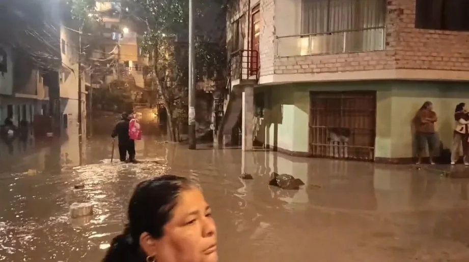 Alcaldes de Villa El Salvador y Chorrillos critican a Sedapal luego de colapso de desagües durante las lluvias